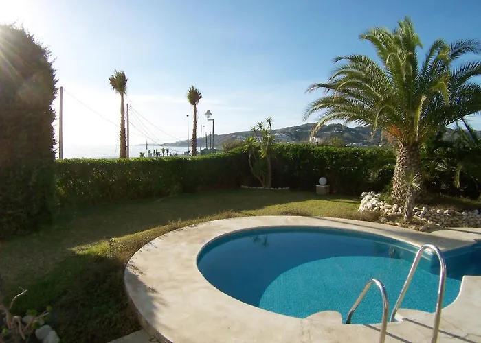 Stella Maris - Sleeps 4 *