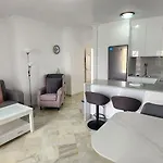 Stella Maris - Sleeps 4 *